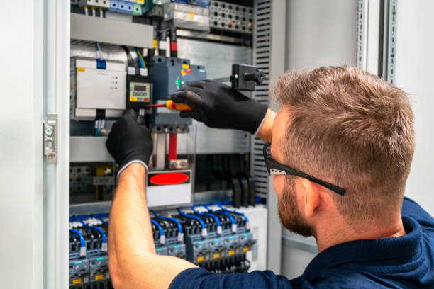 Electrical Outlet Repair in Meiners Oaks, CA