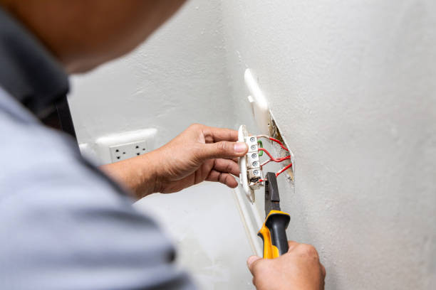 Best Affordable Electrician  in Meiners Oaks, CA